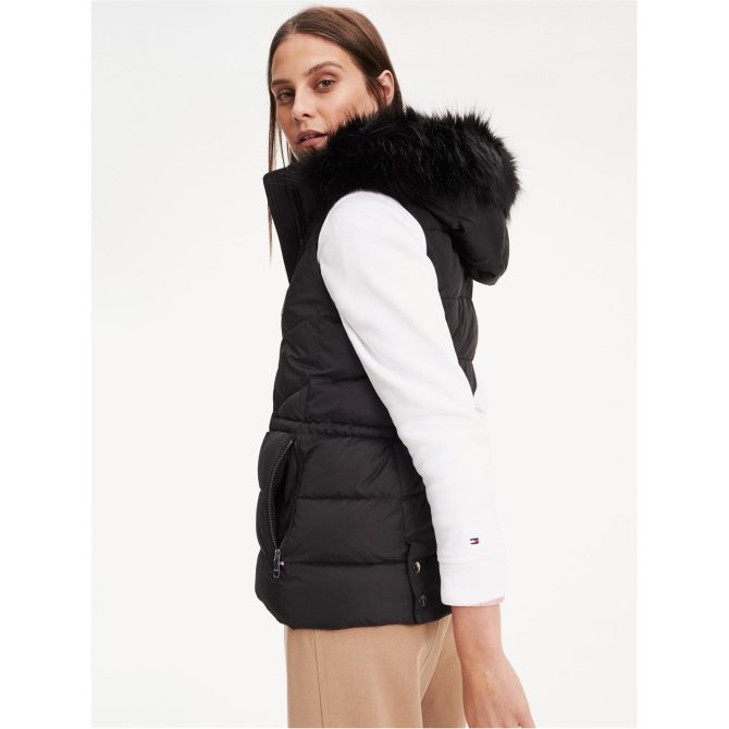 Alana Padded Gilet Tommy Hilfiger Shoping Model - Image 5
